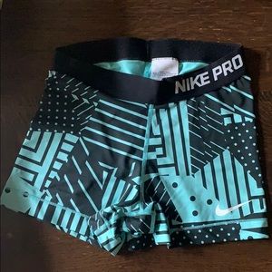 NEW CONDITION Nike Pro Spandex Shorts Size S